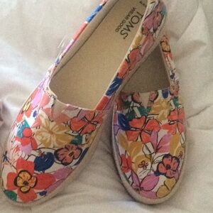 Toms Women's Vibrant Floral Wedges